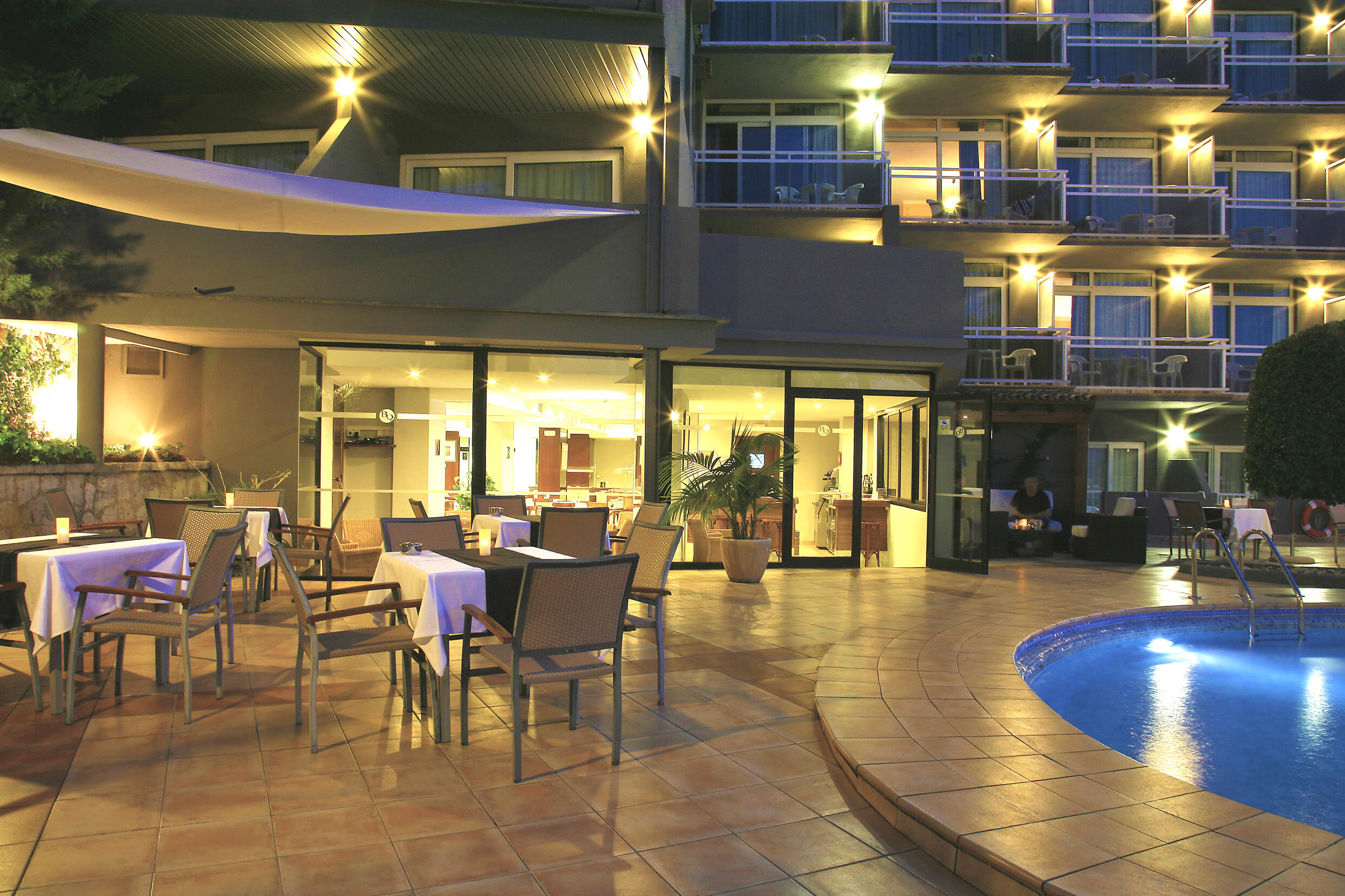 BQ Augusta - Snack Bar Noche.jpg